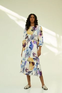 Γυναικεία Φορέματα Φόρεμα Medicine άσπρο,